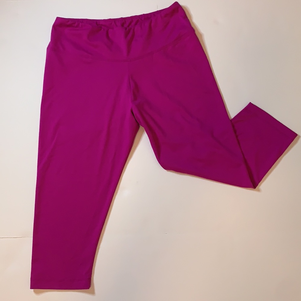 MARIKA Magenta Athletic Capris
